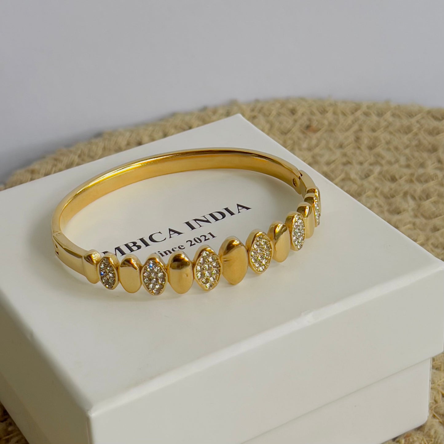 Laxu bracelet