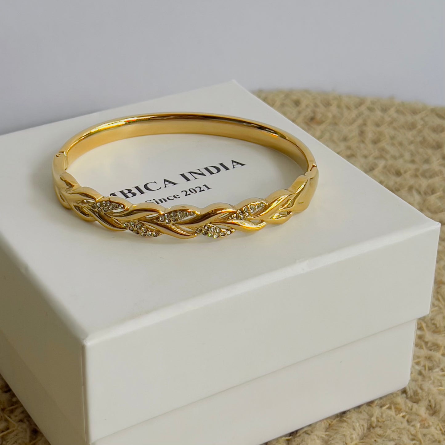 Twirl bracelet