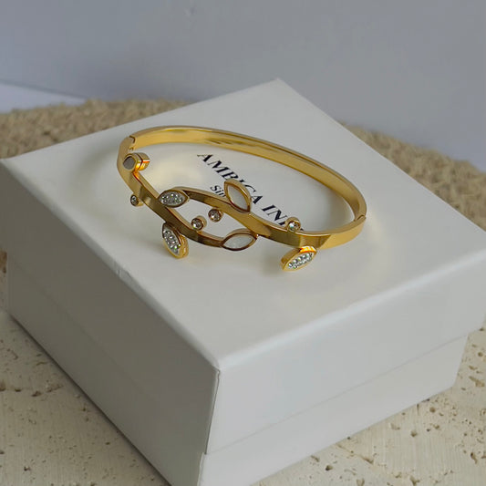 Leaf bracelet