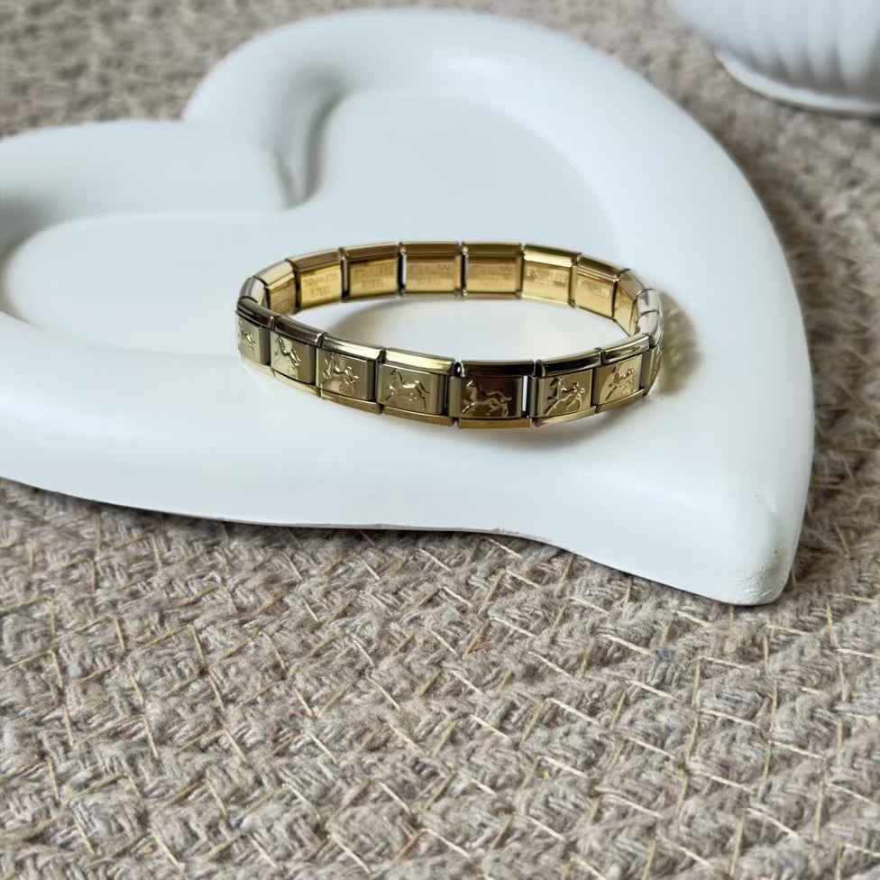 Horse charm bracelet