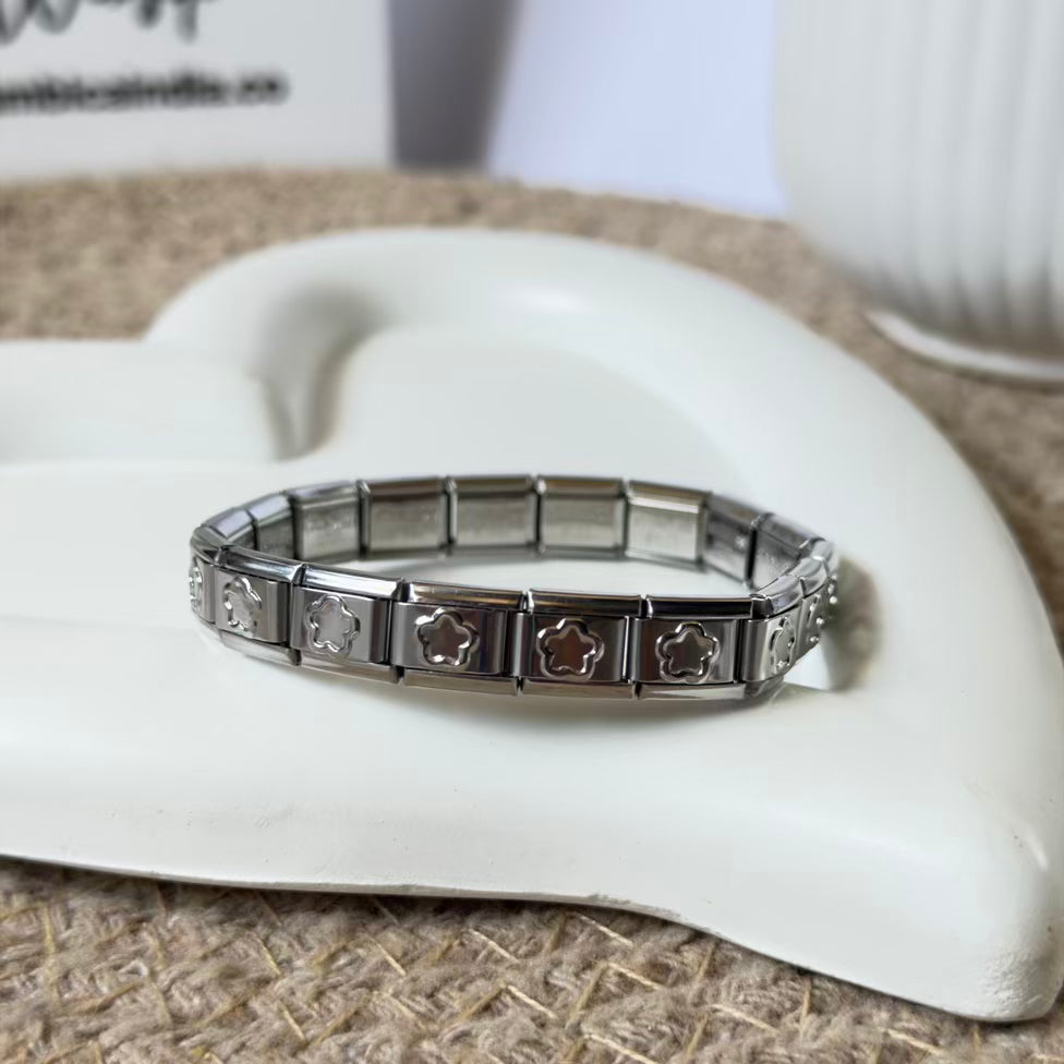 Flower star charm bracelet