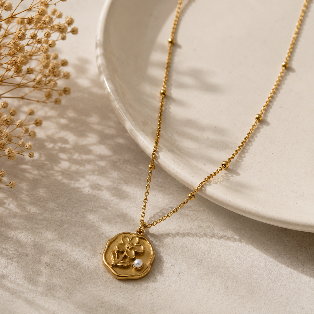 Pearl flower necklace