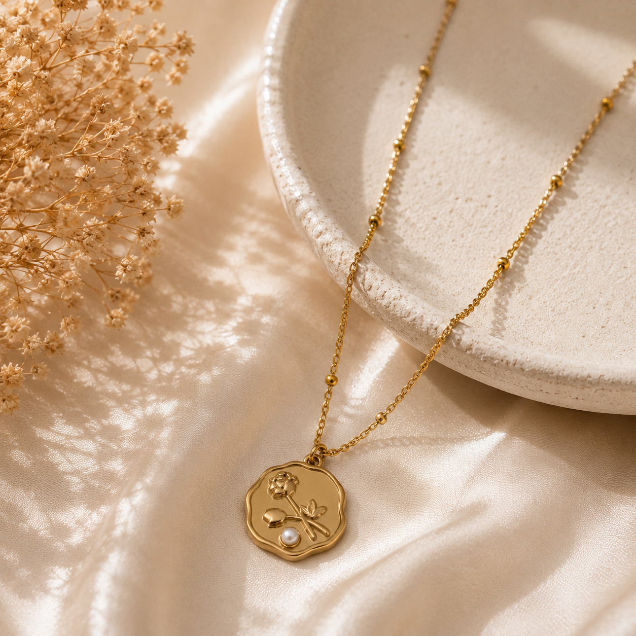 Pearl blossom rose Necklace