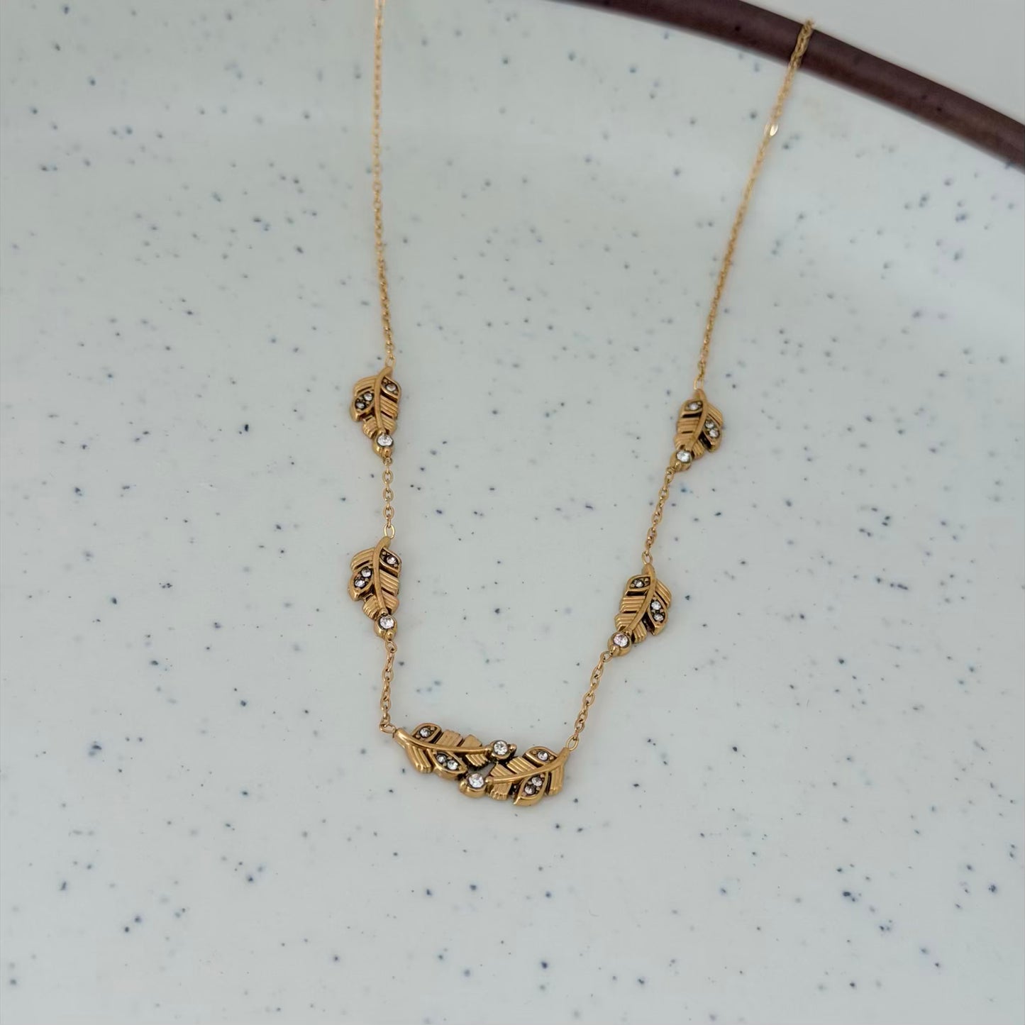 Leafy necklace