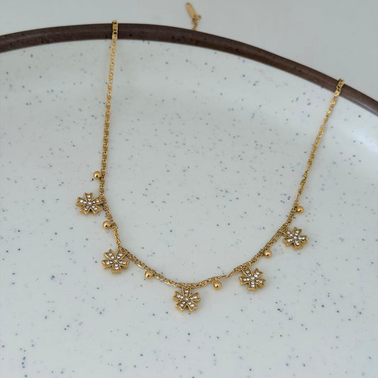 Daisy necklace