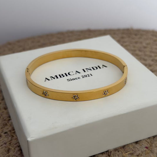 Flower white crystal bracelet