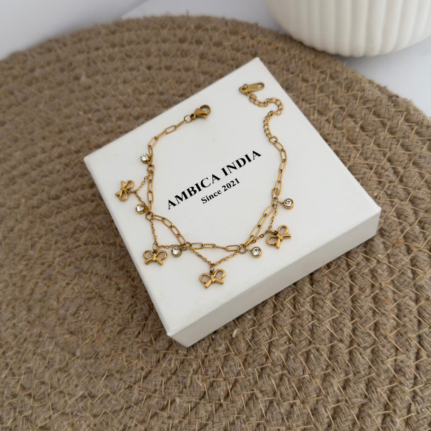 Bow with crystal layered chain bracelet