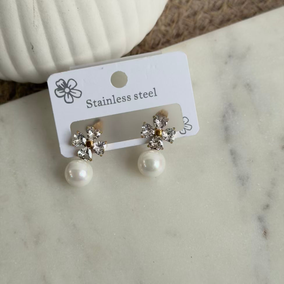 Pearl with heart earrings