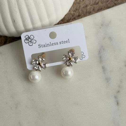 Pearl with heart earrings