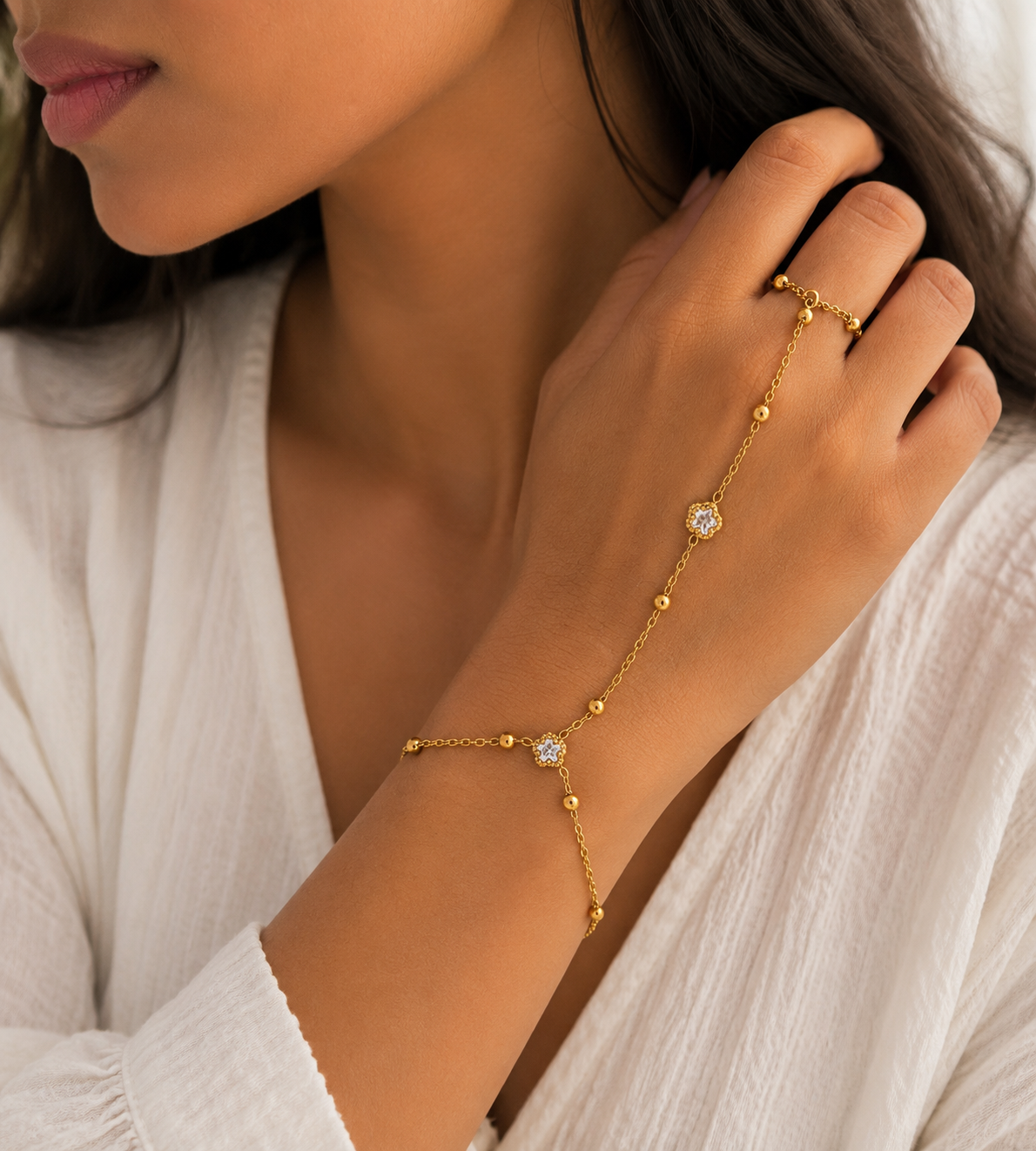 White Daisy Hand Chain