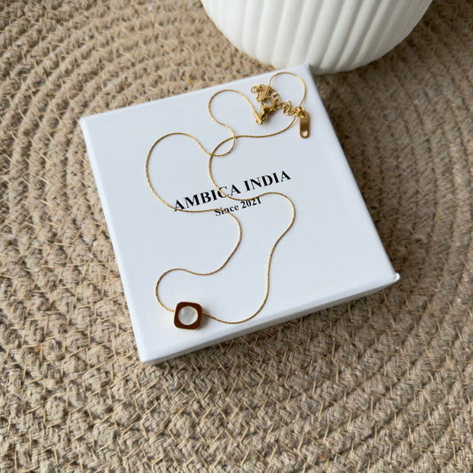 Small square necklace