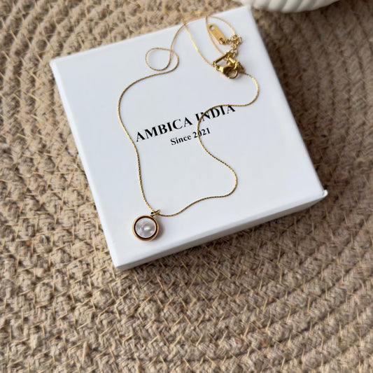 Small round mother pearl necklace