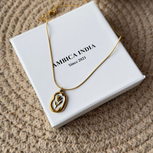 Rose mother pearl necklace