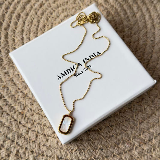 Rectangle mother pearl necklace