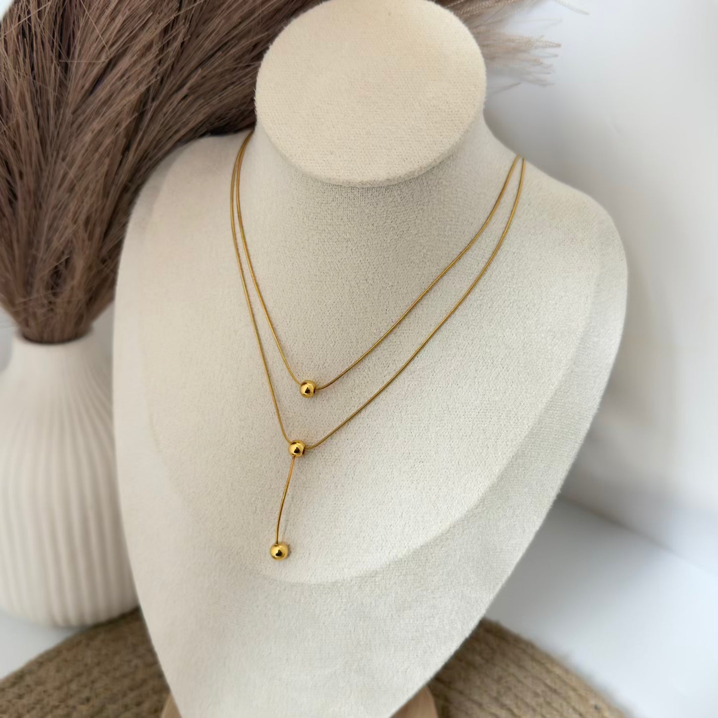 Ball layered necklace