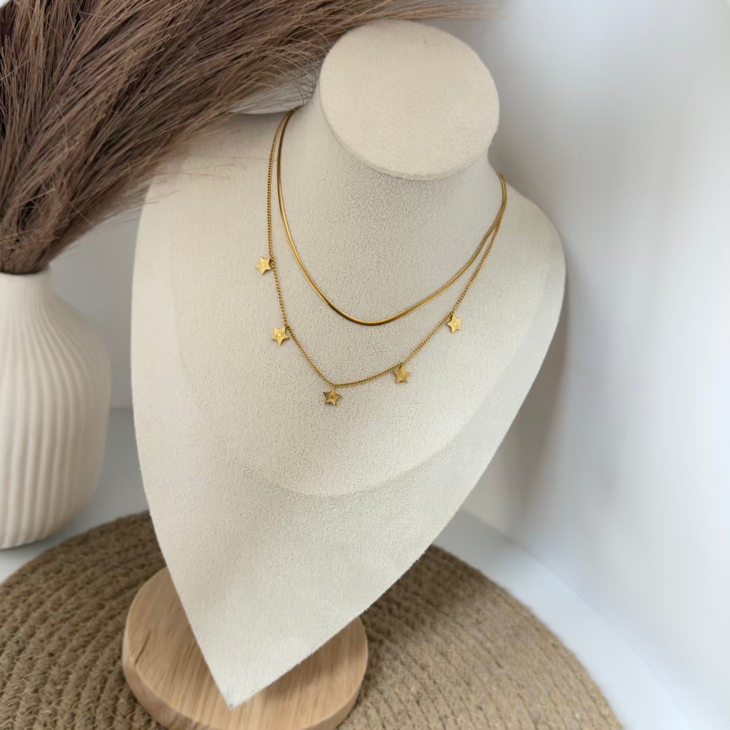 Star layered necklace