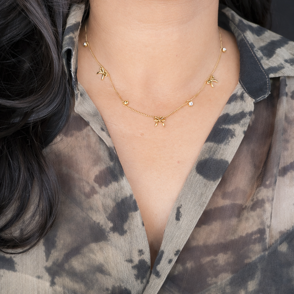 Bow necklace