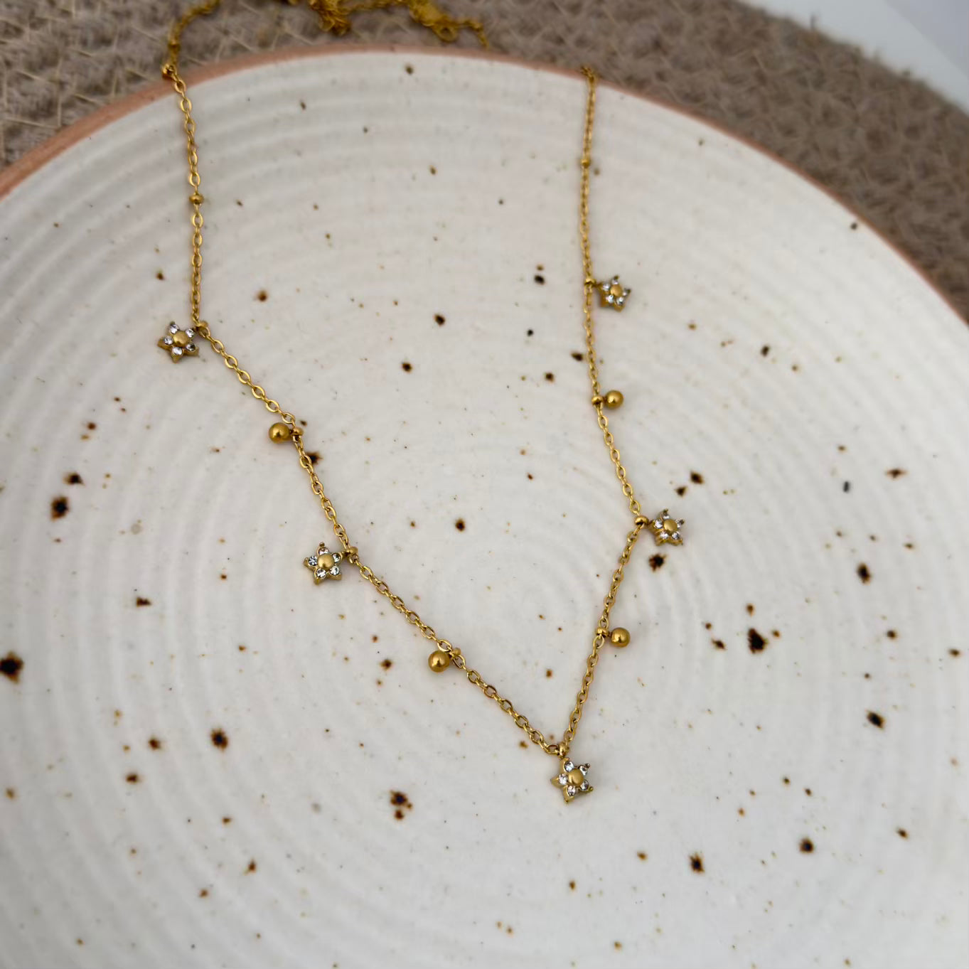 Dainty Daisy Drop Necklace