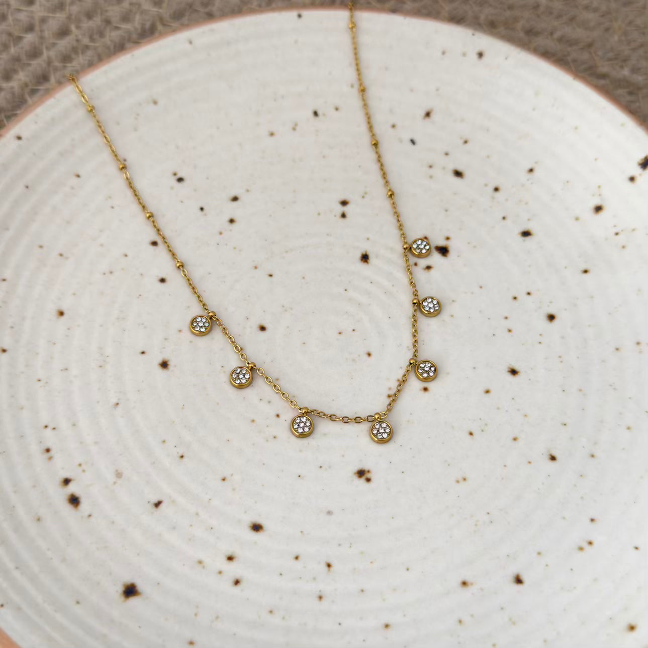 White crystal round necklace