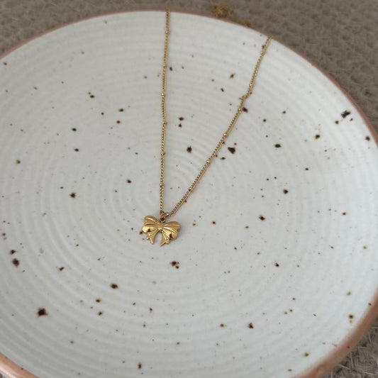 Bow necklace