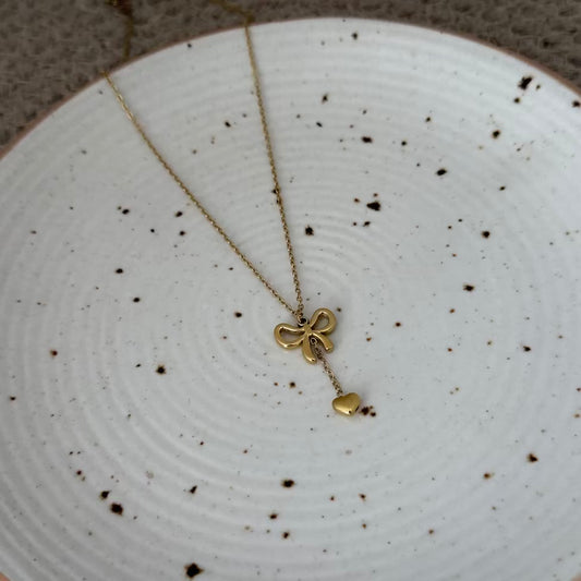 Dainty love bow necklace