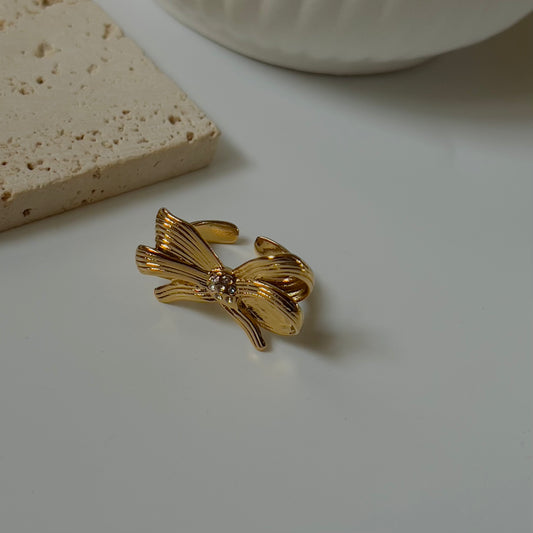 Bow chunky ring
