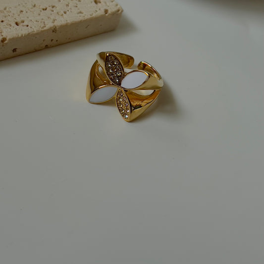 White flower ring