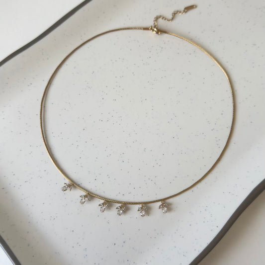 Elara Leaf Dangle Choker