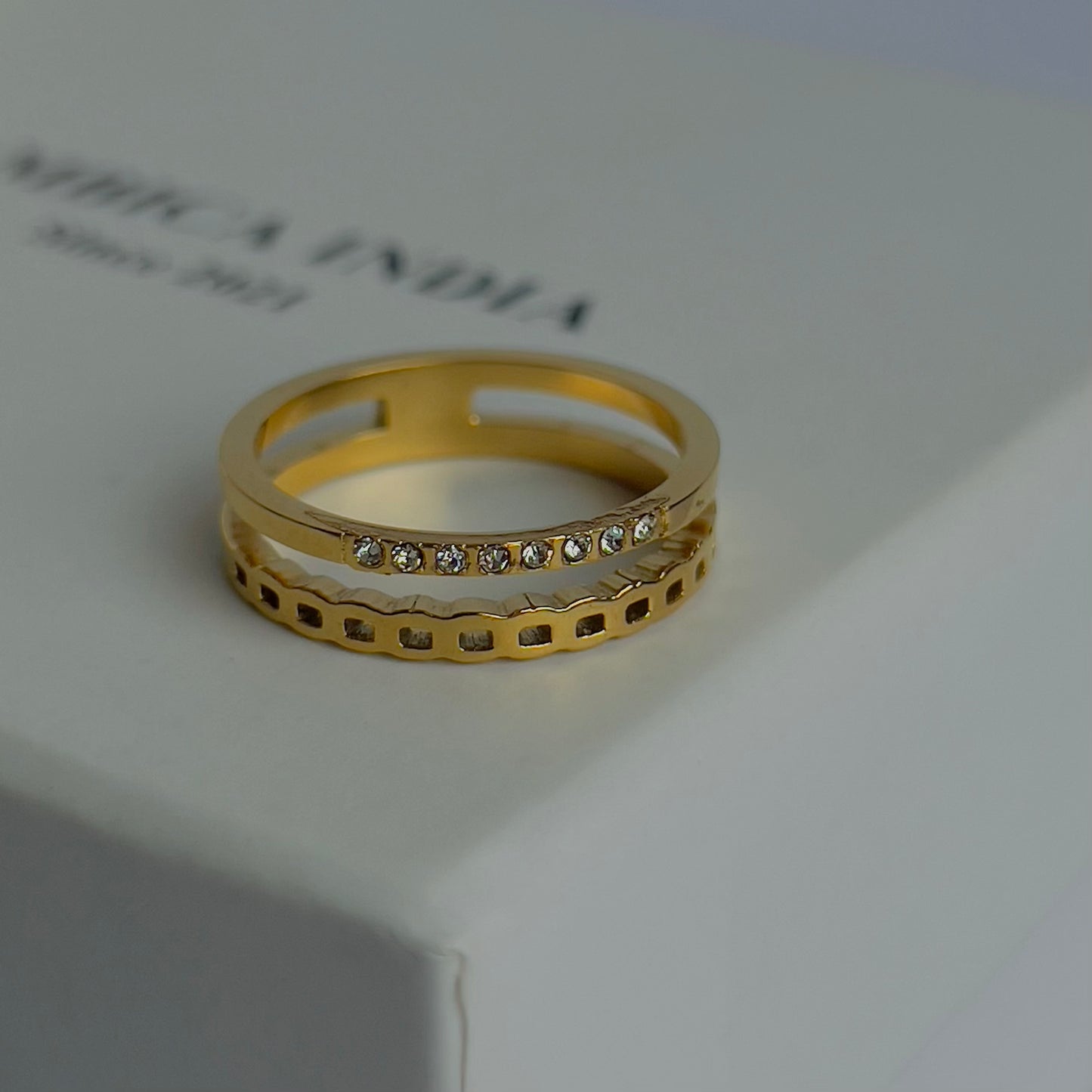 Link with Crystal ring