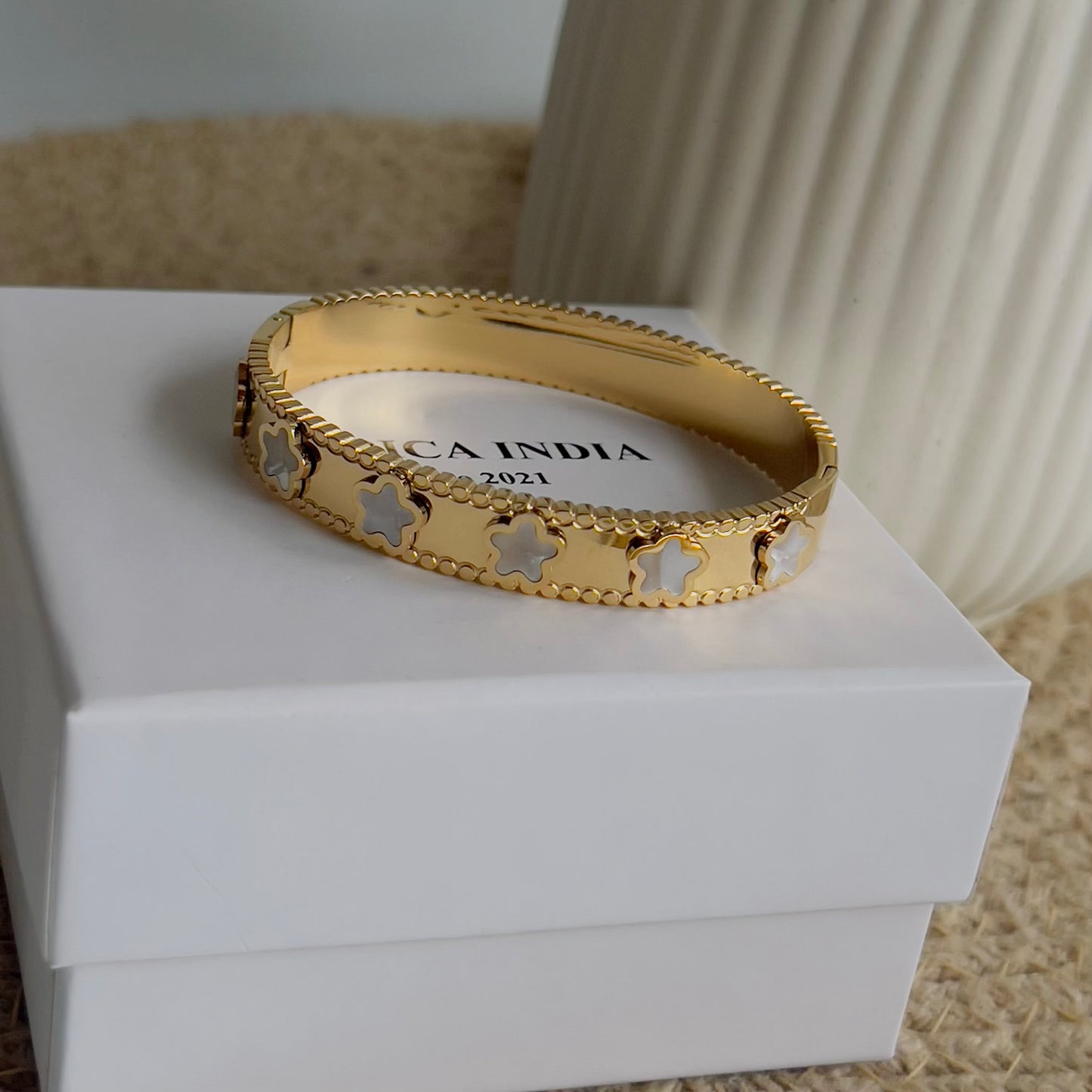 White star bracelet