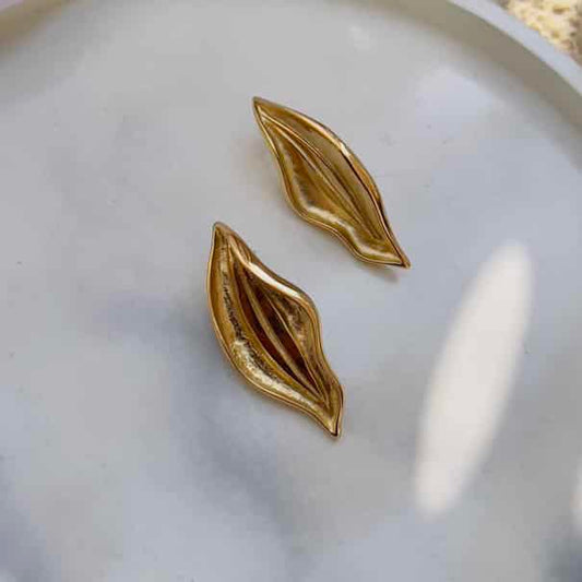 Vintage leaf earrings