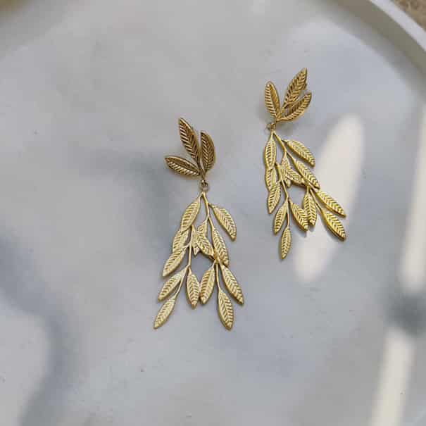 Leafs shaped drop earrings