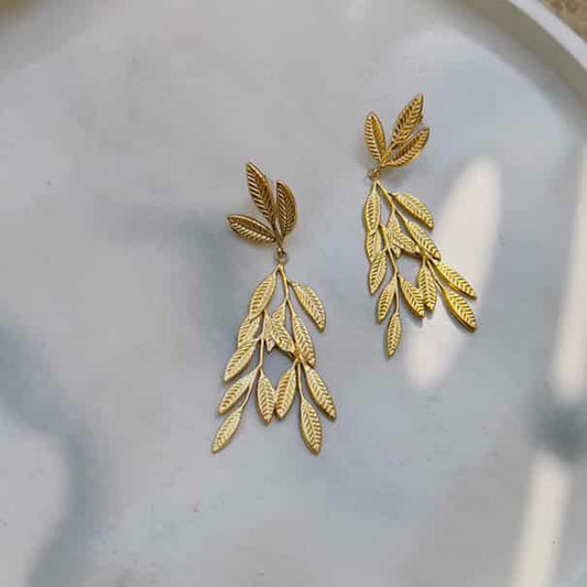 Leafs shaped drop earrings