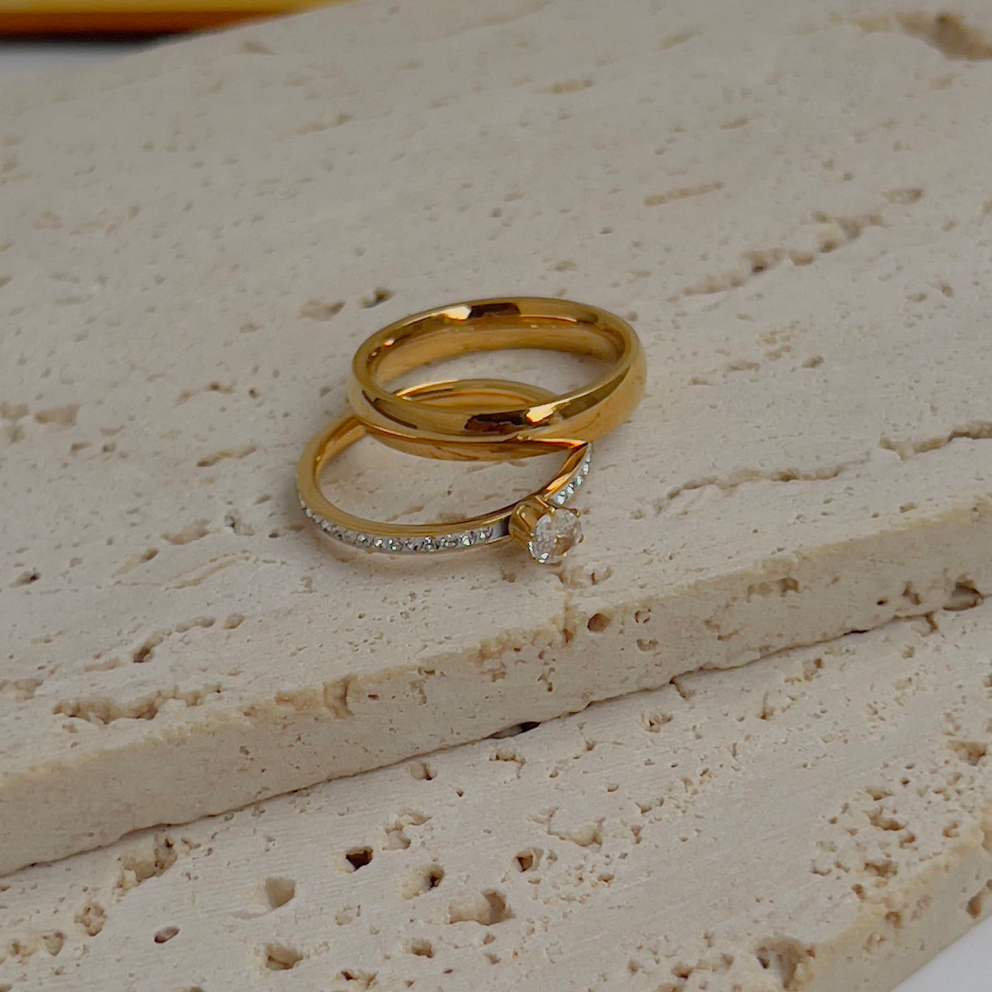 Crystal with band ring set