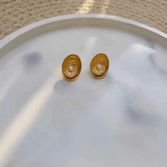 Vintage pearl earrings