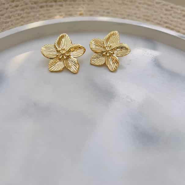 Flower earrings