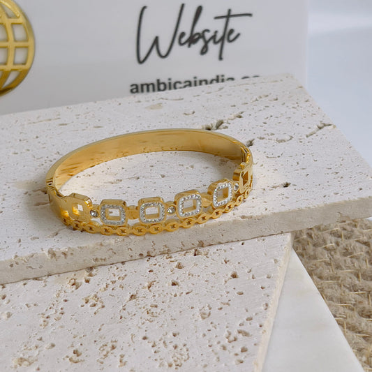 Link bracelet