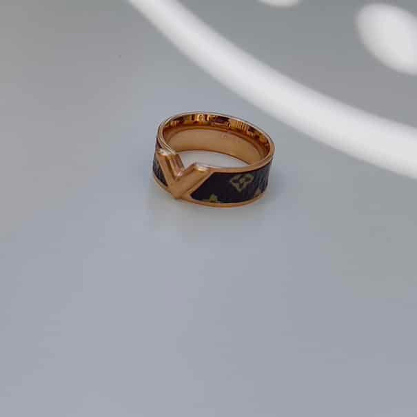 Luxe ring