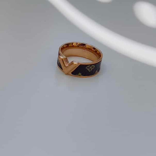 Luxe ring