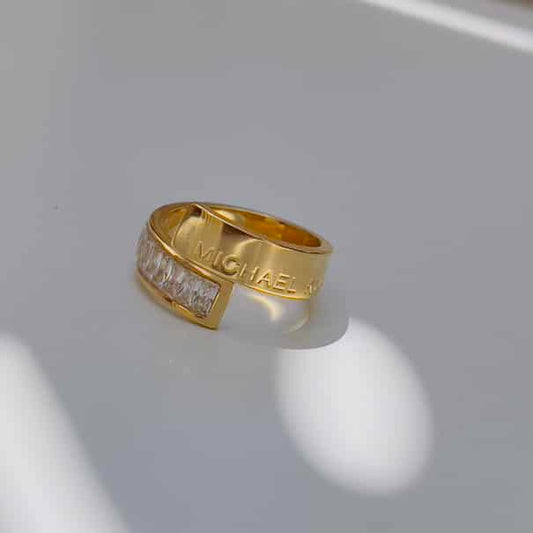 Luxury ring