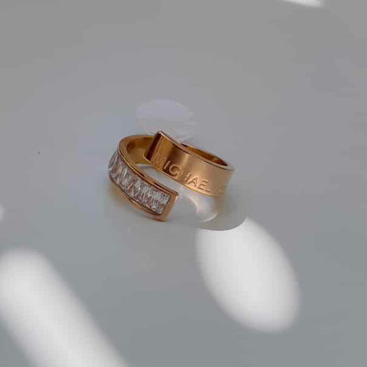 Luxury ring