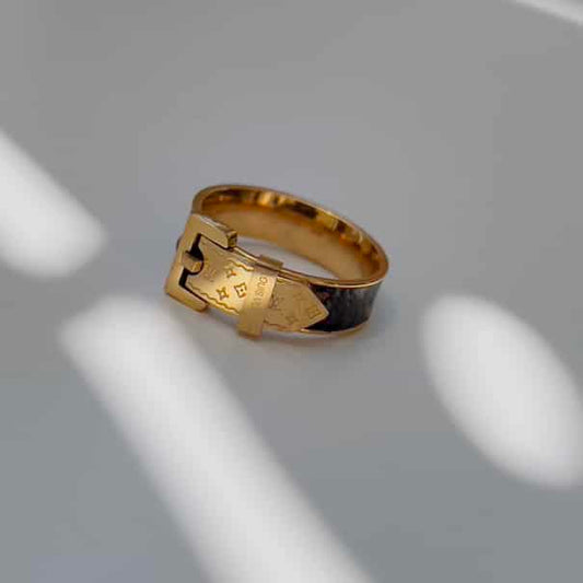 Luxury ring