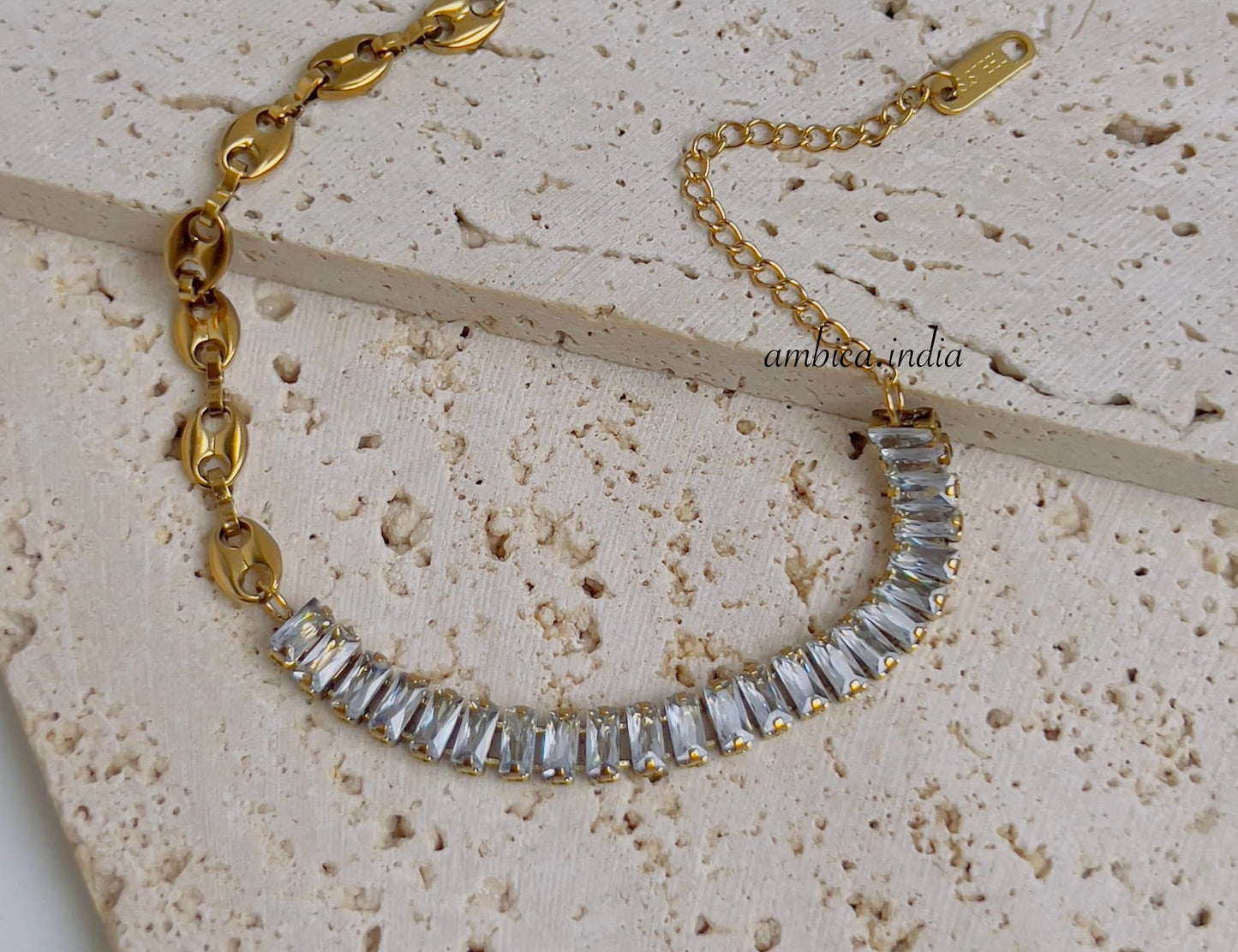 Crystal with chunky chain bracelet