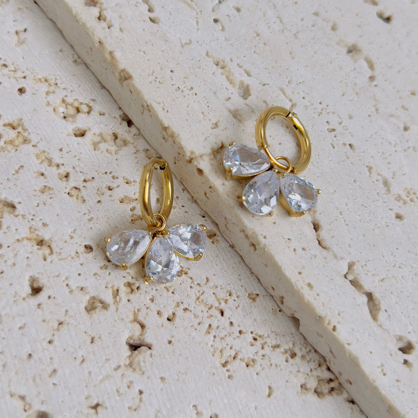 Flower white crystal earrings