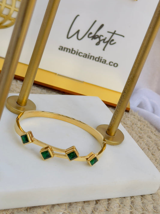 Green triangle crystal bracelet