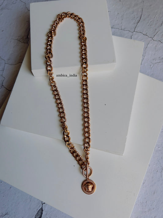Verece link chain necklace