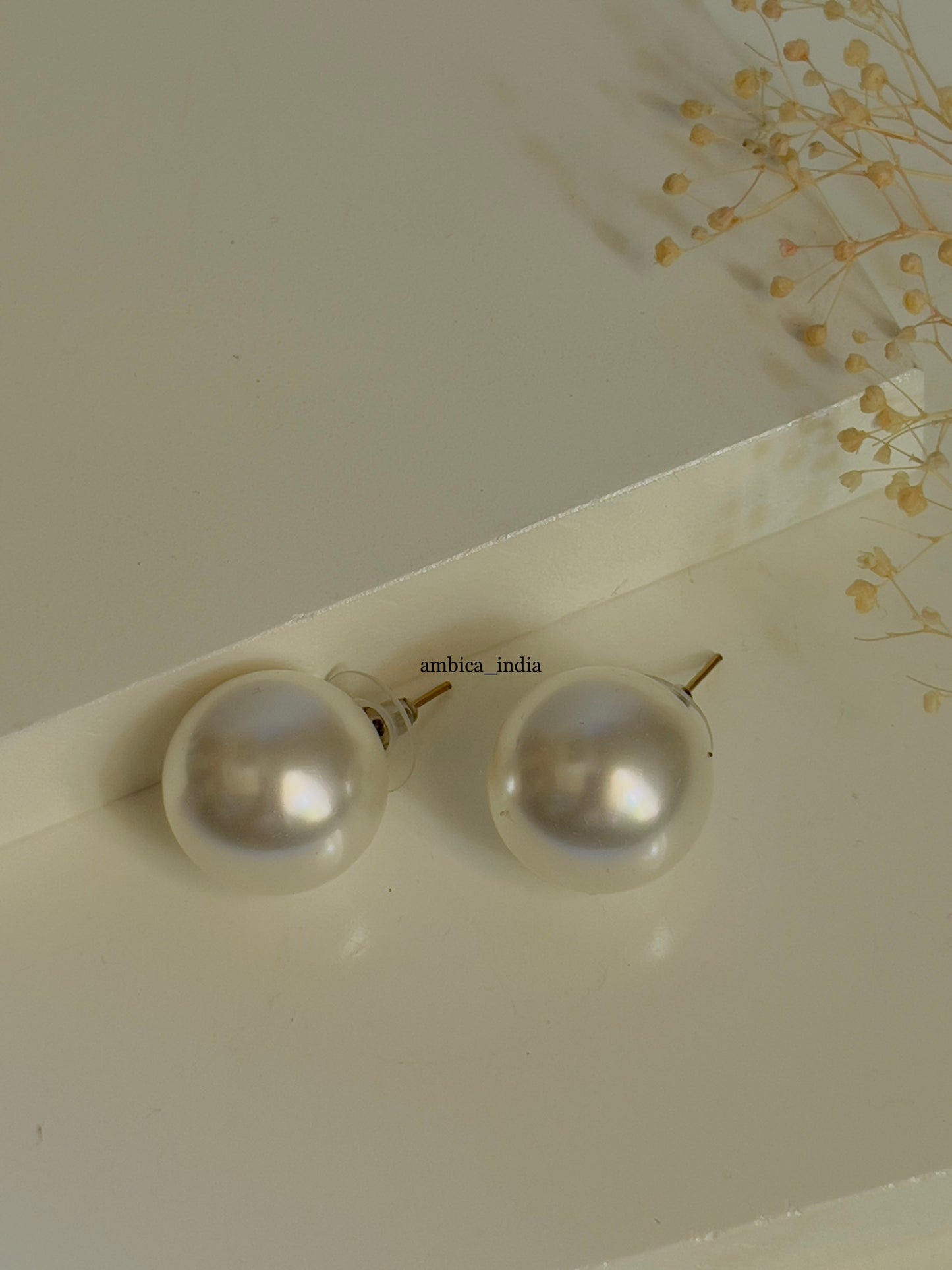 Pearl stud (Big)