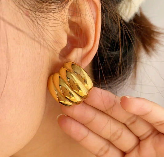 Banana bold  earrings