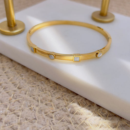 Round and square mother Pearl bracelet