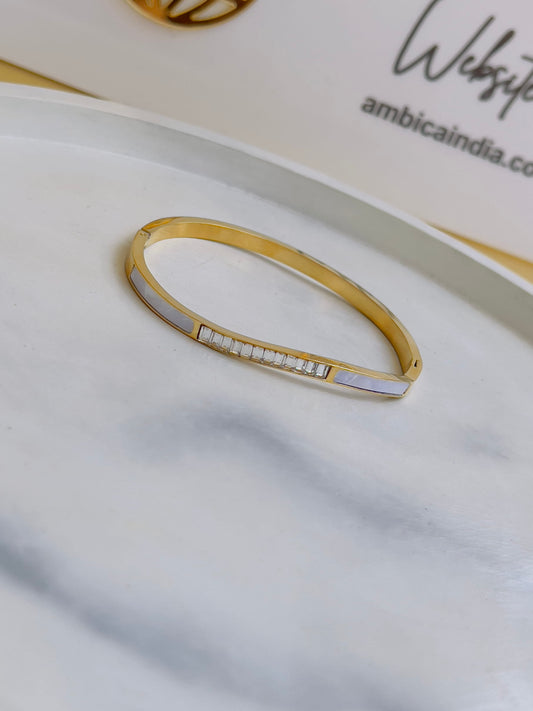 Mother pearl with crystal bracelet